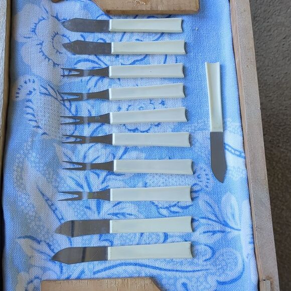 Party Forks Appetizer/Knives/ Mini Cutting Boards Stainless Steel Vintage - Picture 5 of 5